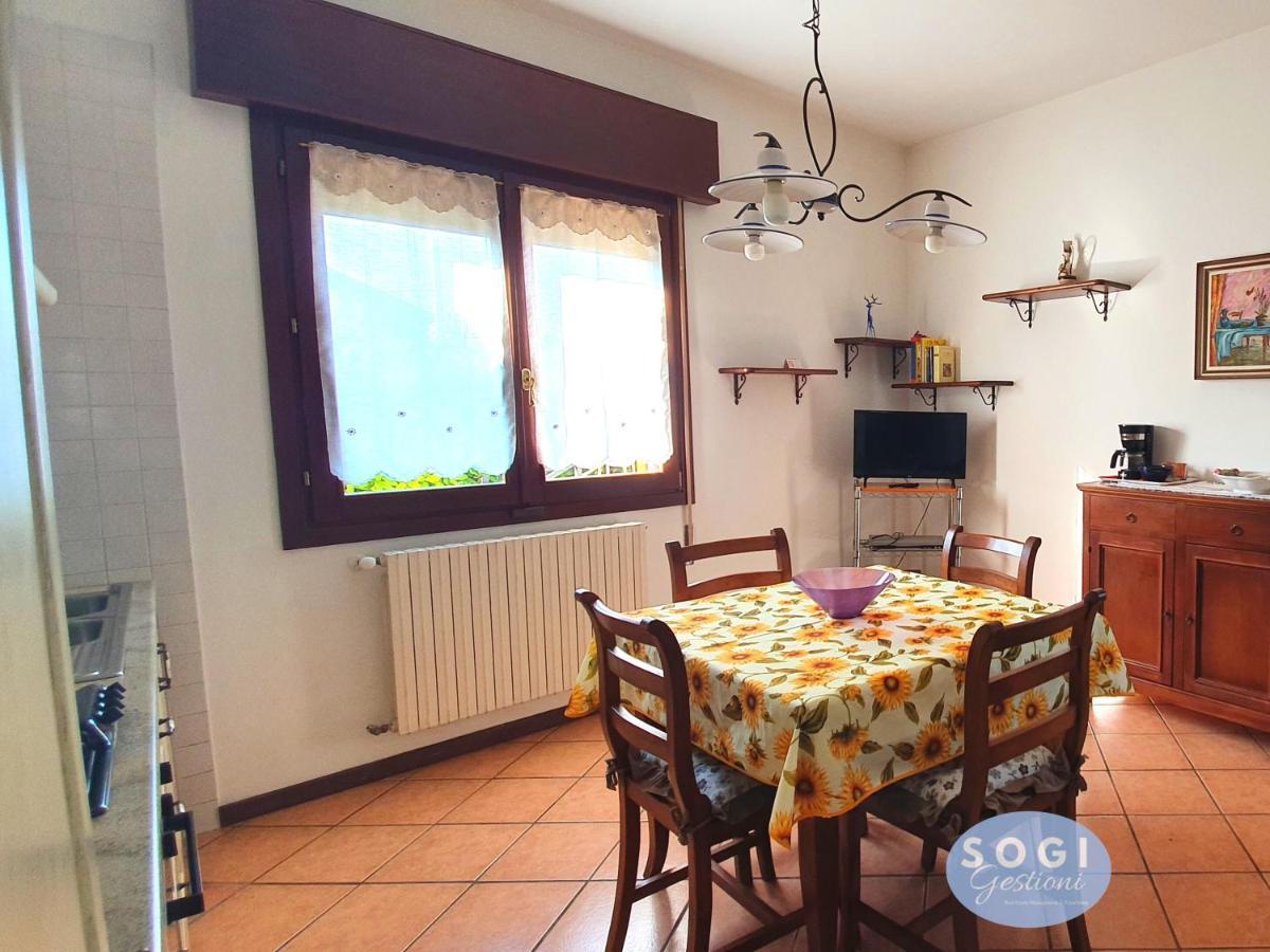 Апартаменти Casa Sbrindoli Лідо-ді-Єзоло Екстер'єр фото