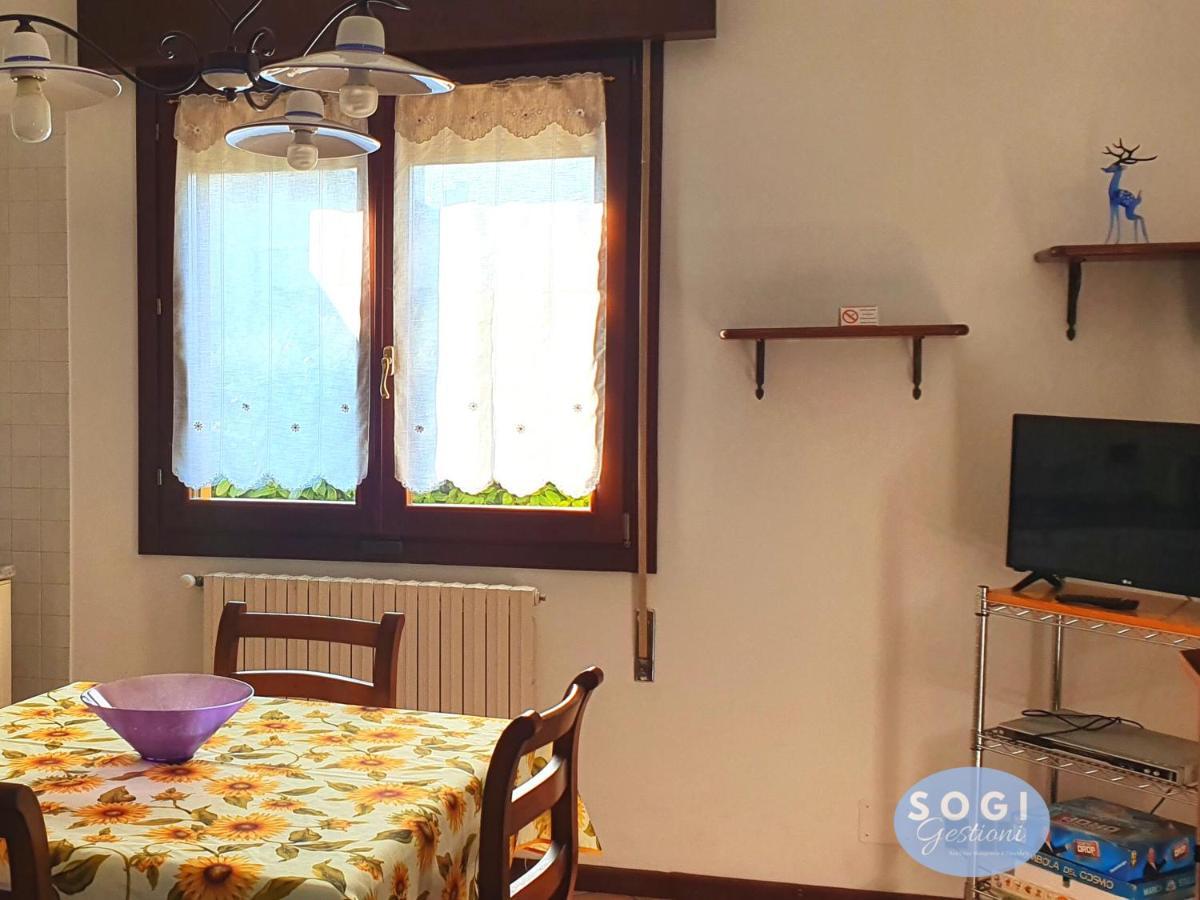 Апартаменти Casa Sbrindoli Лідо-ді-Єзоло Екстер'єр фото